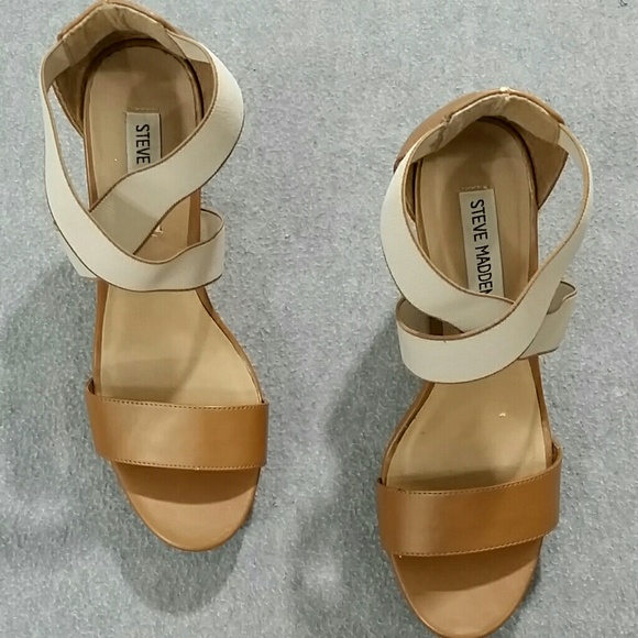 Steve Madden Eddna Wedges - Picture 2 of 5